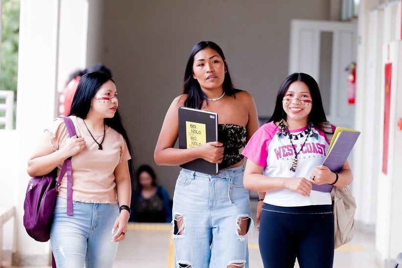 Desde 2018 a UNILA lança um edital anual específico para ingresso de discentes pertencentes a aldeias, comunidades e grupos indígenas