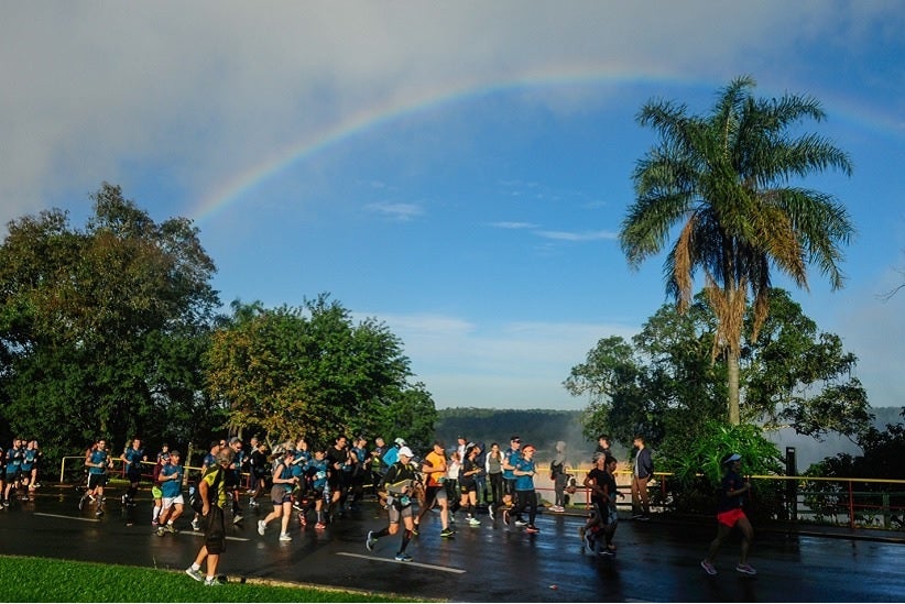 Multidão em frente às Cataratas: Marcos Labanca