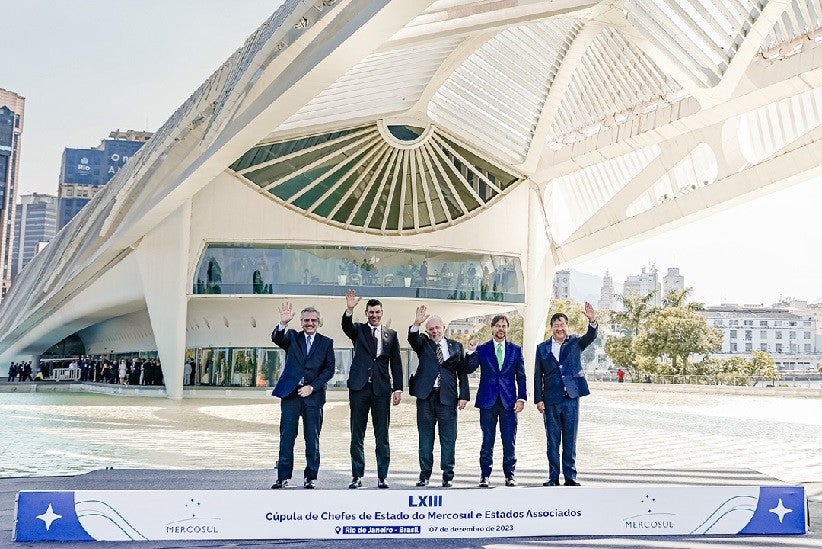 Na foto em frente ao Museu do Amanhã, no Rio de Janeiro, os presidentes de Argentina (Alberto Fernández), Paraguai (Santiago Peña), Brasil (Luiz Inácio Lula da Silva), Uruguai (Luis Alberto Lacalle Pou) e Bolívia (Luis Arce). Foto: Ricardo Stuckert / PR