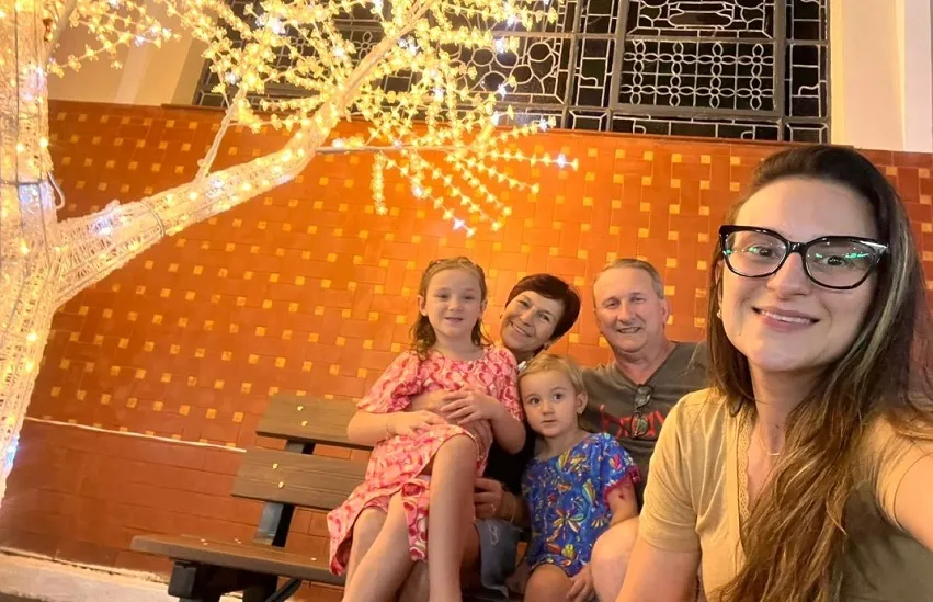 Conderlei Lorenzetti - “Sempre falamos com as netinhas da importância de poupar” – foto arquivo familiar