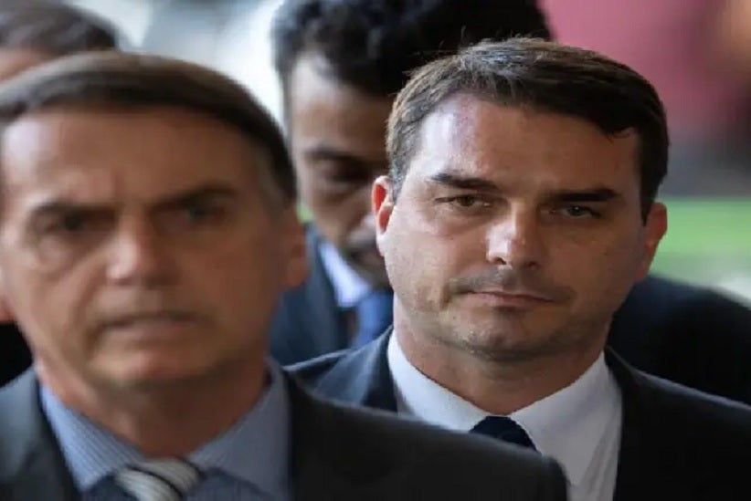 Flávio Bolsonaro é o filho mais velho do presidente Jair e teria sido avisado da operação por 1 delegado simpatizante da candidatura do pai ao Planalto - Foto: Sérgio Lima/ Poder360