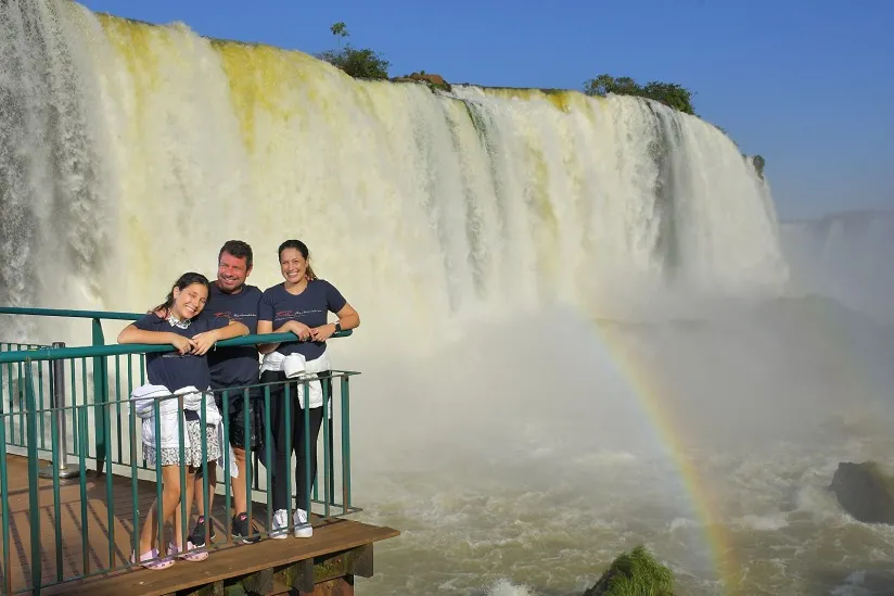 Livia veio do Espírito Santo com a filha, Manuela, e o marido, Rodrigo, para conhecer as Cataratas do Iguaçu - Crédito das fotografias Cataratas: Bruno Canello