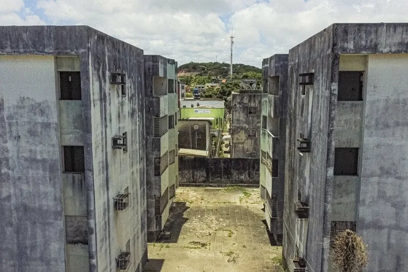 Prédios-caixão em Janga, região metropolitana de Recife