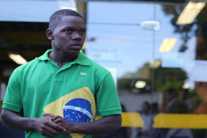 Chauan Cezário, uma das vítimas dos PMs, em delegacia no Rio.URBANO ERBISTE (AG. O GLOBO) Atira primeiro. Pergunta depois. Foi assim que um grupo de policiais que fazia uma operação na favela da Palmeirinha, na zona norte do Rio de Janeiro, agiu na noite