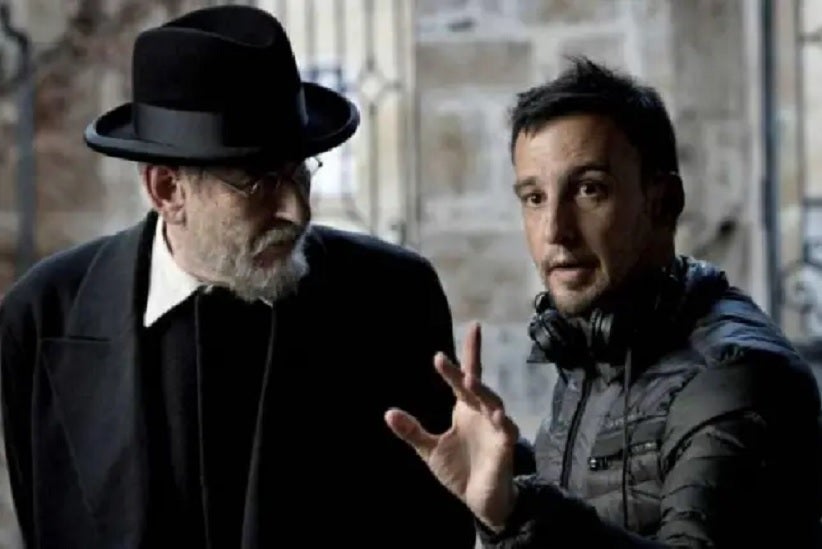 Karra Elejalde y Alejandro Amenábar, en el rodaje de 'Mientras dure la guerra'. En vídeo, En vídeo, declaraciones de Amenábar y Almodóvar. FOTO: TERESA ISASI / VÍDEO: ATLAS