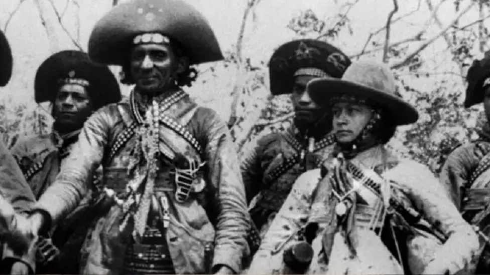 Lampião e Maria Bonita com outros integrantes do seu bando.