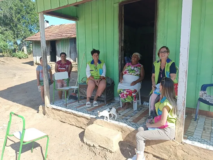 Dona Clarice conta histórias de vida quilombola, na comunidade da Lapa, região metropolitana de Curitiba. Divulgação