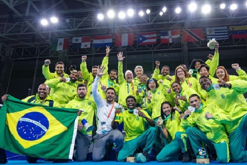 Equipe brasileira de boxe celebra a campanha histórica em Santiago. Foto: Wander Roberto / COB