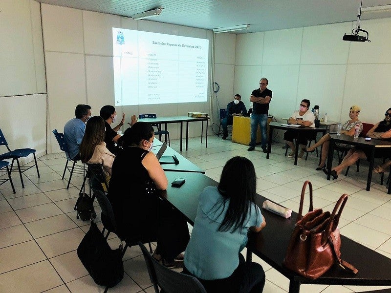 Foz do Iguaçu recebe 23% a mais do FUNDEB e não aplica em valorização dos educadores