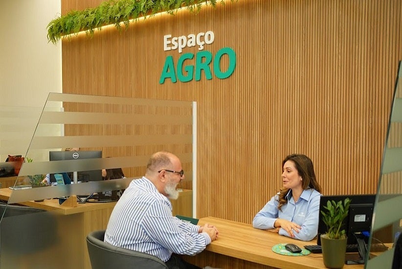 Atendimento é com o “jeitão” do Sicoob, pautado pelo respeito, proximidade e humanização – foto Fotoarte-Sicoob