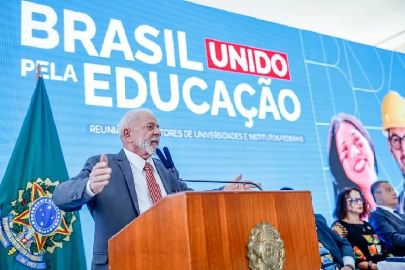 O presidente Lula se reuniu com reitores de universidades e institutos federais no Palácio do Planalto, nesta segunda-feira (10) - Foto: Ricardo Stuckert / PR