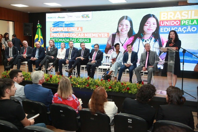Autoridades durante a cerimônia - Foto: Unila