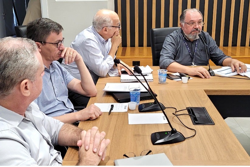 Consultor do Codefoz, José Borges Bomfim Filho elaborou e expôs estudo sobre a economia de Foz do Iguaçu – foto Divulgação