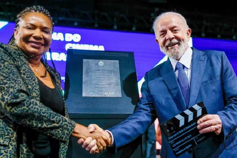 Presidente Lula e ministra da Cultura, Margareth Menezes, durante cerimônia em comemoração ao Dia Nacional do Cinema Brasileiro, nesta quarta-feira (19), no Rio de Janeiro - Foto: Ricardo Stuckert/PR