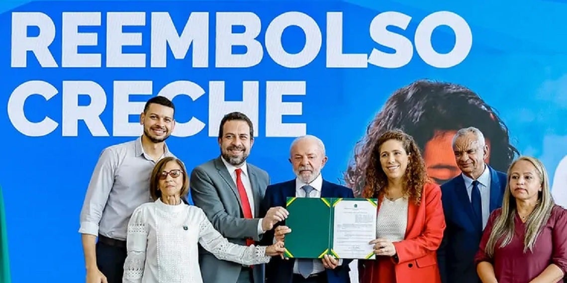 Lula amplia direitos de terceirizados e anuncia jornada de 40 horas no serviço público